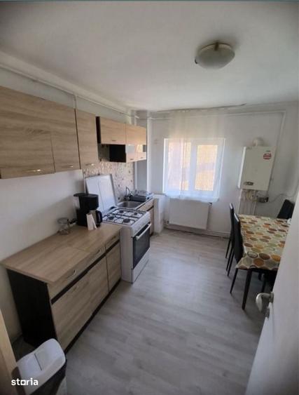 Apartament cu 2 camere decomandat în Petros