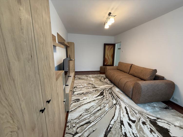 Apartament cu 3 camere în Crângași