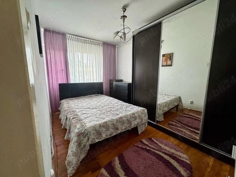 Apartament cu 4 camere decomandat în Central