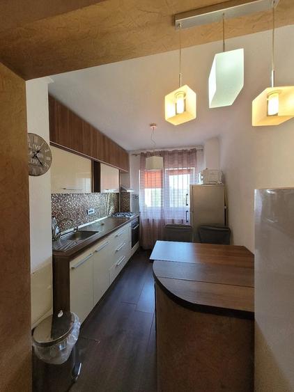 Apartament cu 2 camere semidecomandat în Apărătorii Patriei