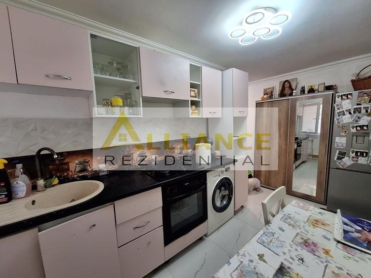 Apartament cu 2 camere semidecomandat, mobilat în Mihai Bravu