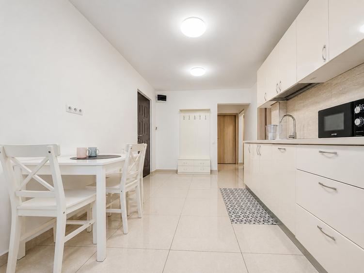 Apartament cu 3 camere decomandat, mobilat în Zorilor