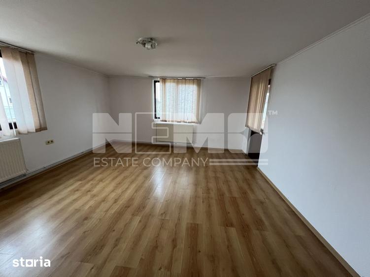 Casă cu 5 camere cu Teren 1600 Mp în Rădăuți