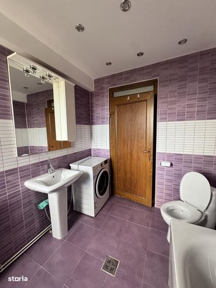 Apartament cu 3 camere decomandat în Micro 3