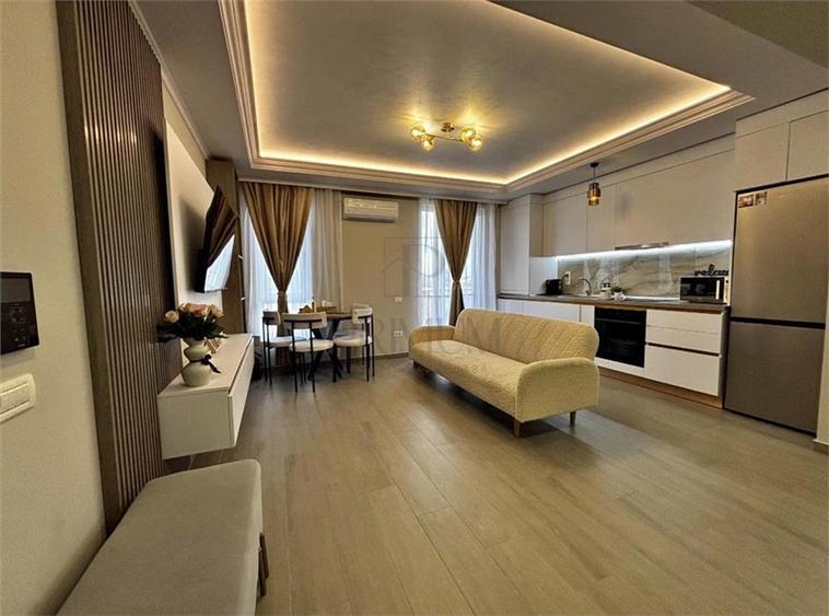Apartament cu 2 camere semidecomandat, mobilat în Giroc