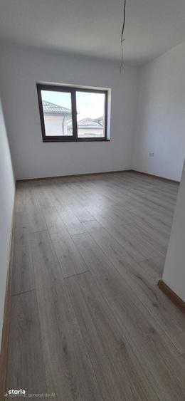 Casă cu 4 camere în Domnești