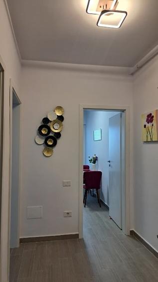 Garsonieră decomandată, mobilată în Titan