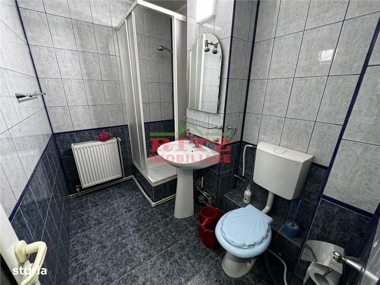 Apartament cu 3 camere decomandat în Tineretului