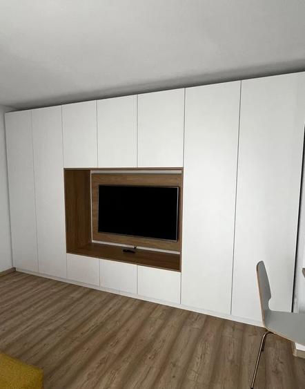 Apartament cu 2 camere decomandat, mobilat în Tractorul