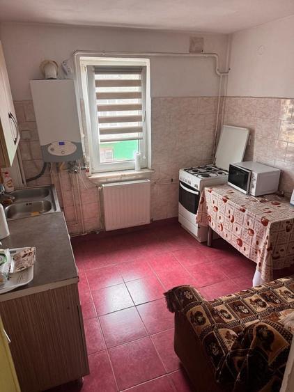 Apartament cu 2 camere decomandat în Bariera Vâlcii