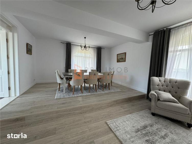 Casă cu 6 camere decomandat cu Teren 702 Mp în Vadu Pașii