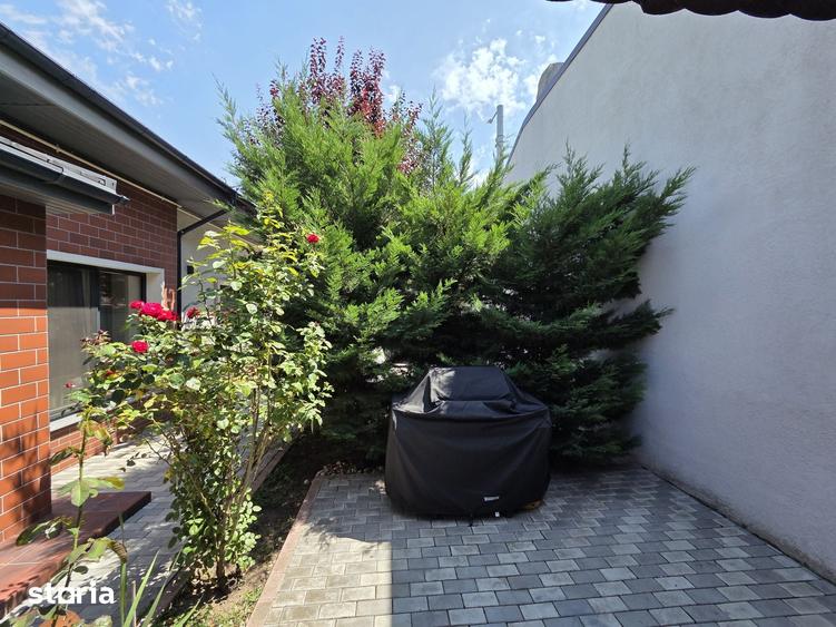 Casă cu 5 camere cu Teren 286 Mp în 1 Mai