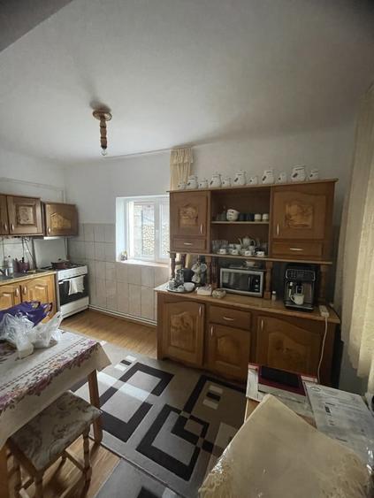 Casă cu 2 camere cu Teren 1200 Mp în Central