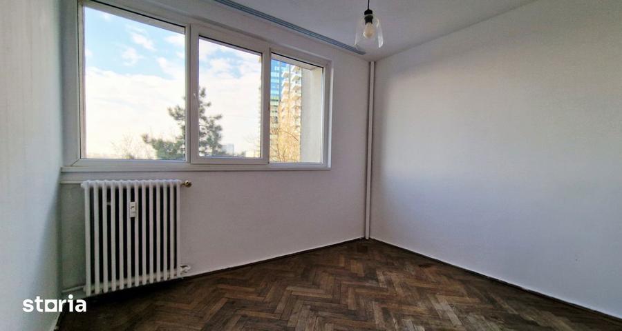 Apartament cu 3 camere decomandat în Floreasca
