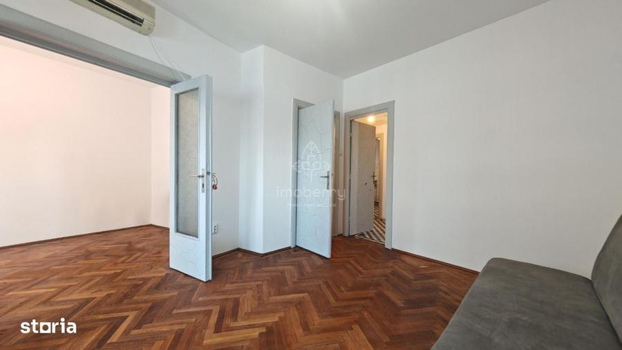 Apartament cu 3 camere semidecomandat în Știrbei Vodă