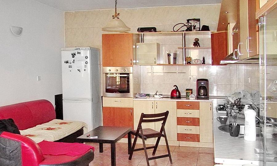 Casă individuală cu 9 camere cu Canalizare în Astra
