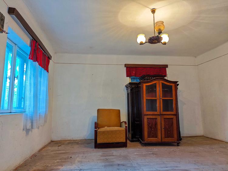 Casă cu 3 camere în Central