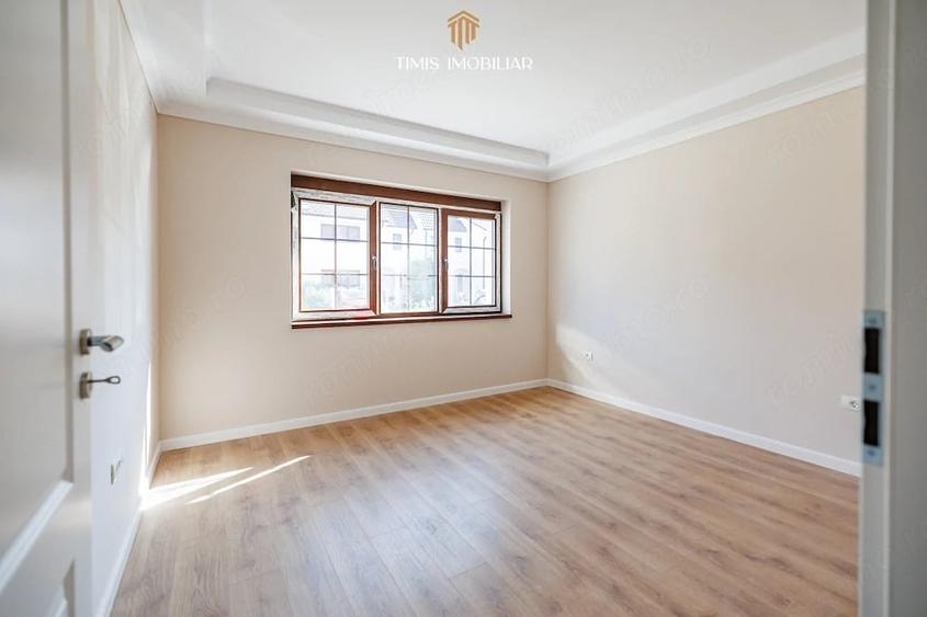 Casă cu 6 camere cu Teren 250 Mp în Mehala