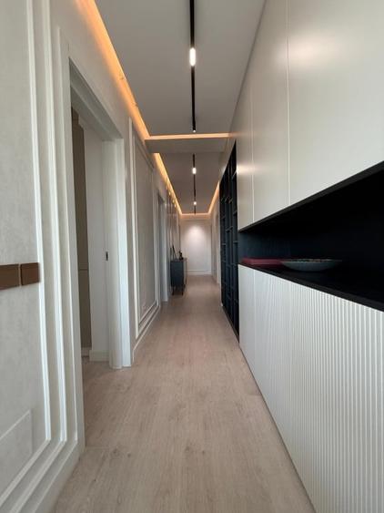 Apartament cu 3 camere decomandat, mobilat în Nicolina