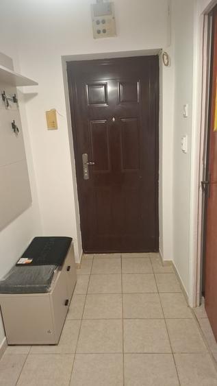 Garsonieră decomandată în Costin Georgian