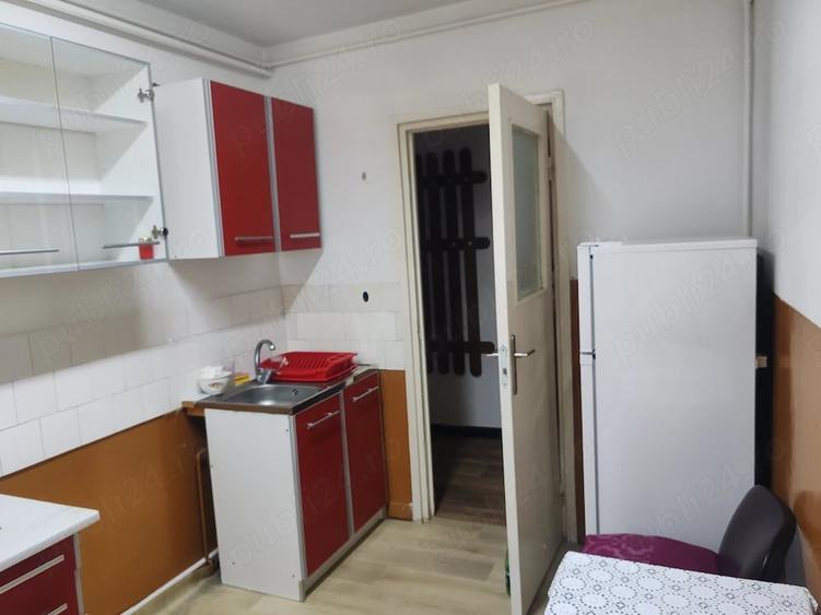 Apartament cu 2 camere decomandat în Cornișa