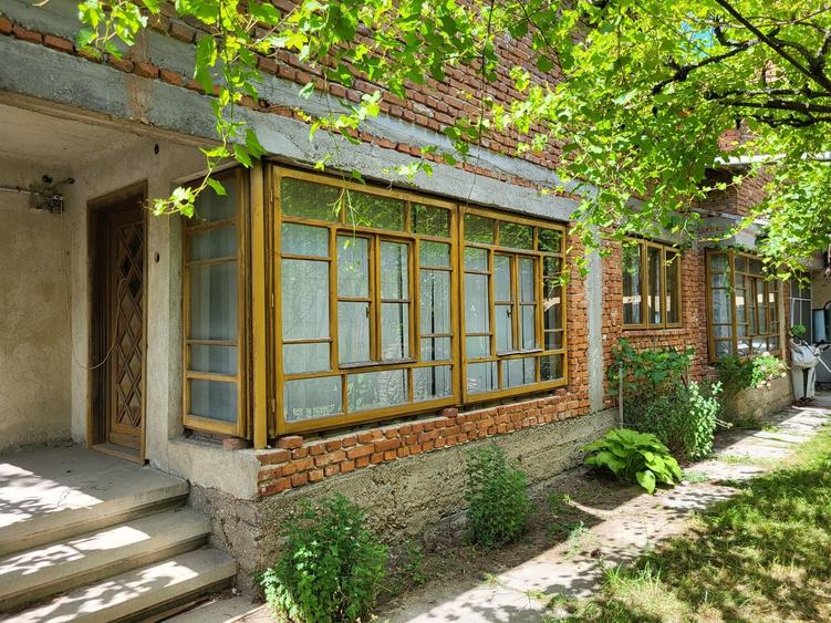 Casă cu 4 camere în Măgureni