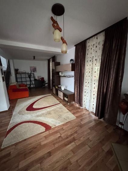 Casă cu 4 camere în Nisipoasa