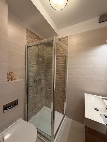 Apartament cu 3 camere decomandat în Arcul de Triumf