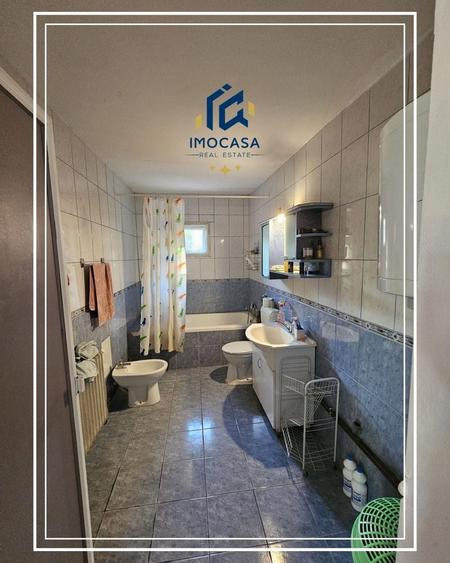 Casă individuală cu 4 camere cu Canalizare în Mocrea