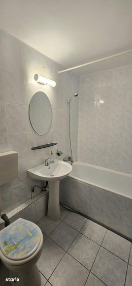 Apartament cu 3 camere decomandat în Crângași