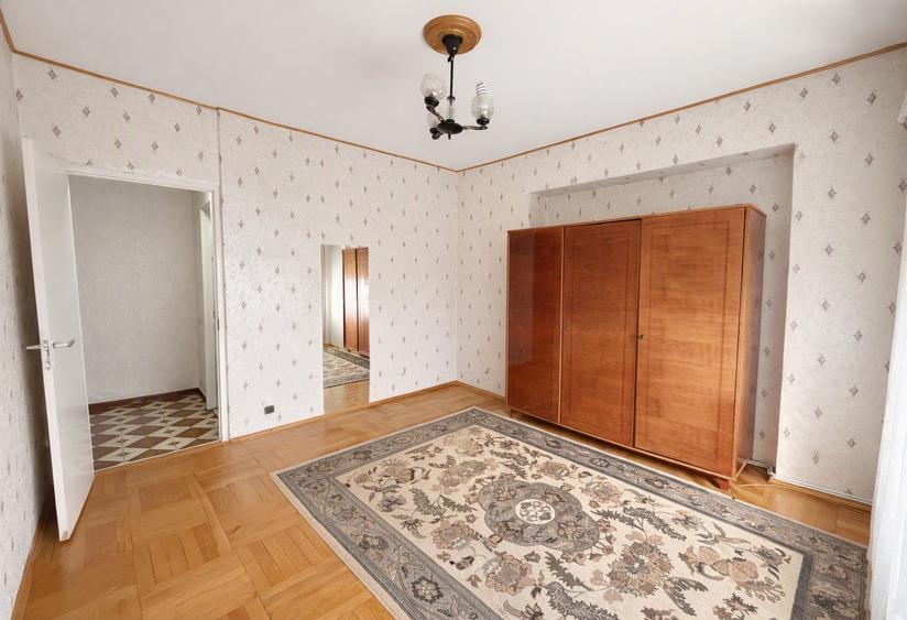 Apartament cu 3 camere decomandat, mobilat în Cug