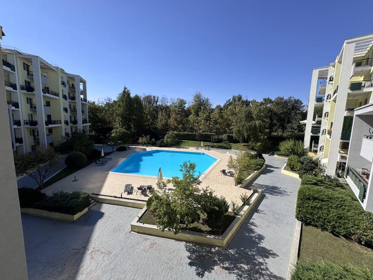 Apartament cu 4 camere decomandat, mobilat în Herăstrău