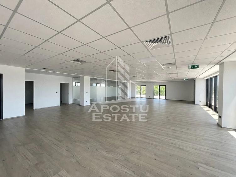 Spațiu comercial, de 297 mp, în Giroc