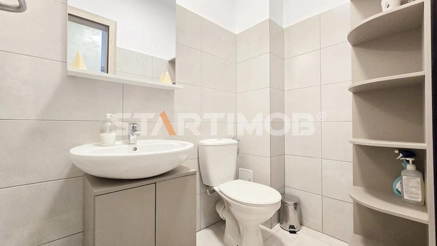 Apartament cu 3 camere decomandat în Tractorul