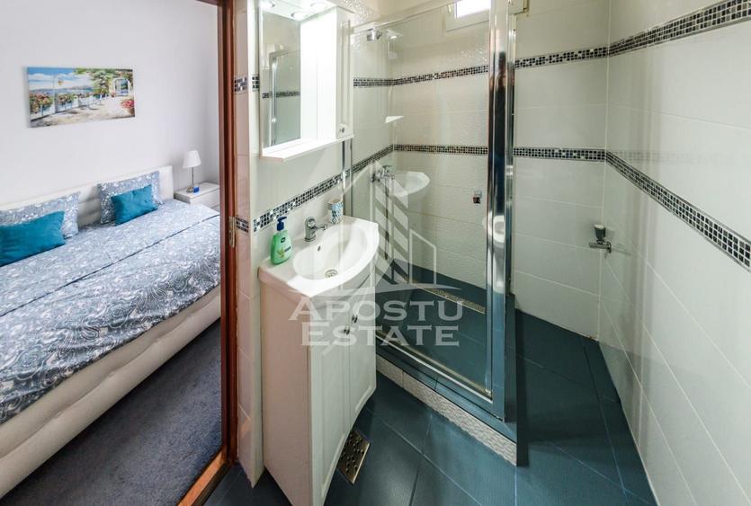 Apartament cu 3 camere decomandat, mobilat în P-ța Unirii