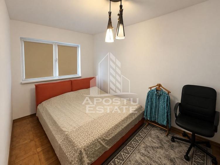 Apartament cu 3 camere semidecomandat, mobilat în Girocului