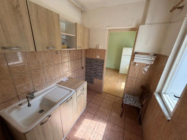 Garsonieră decomandată în Central