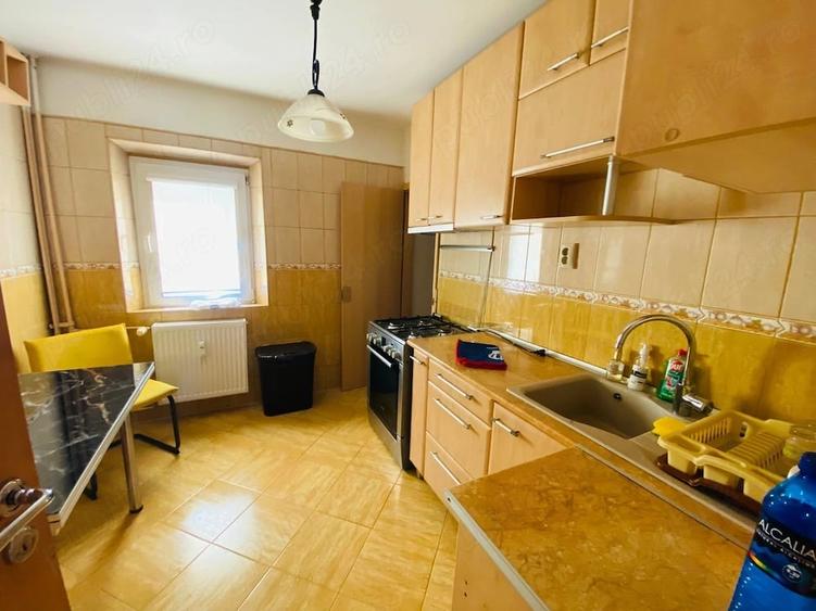 Apartament cu 3 camere decomandat în 9 Mai