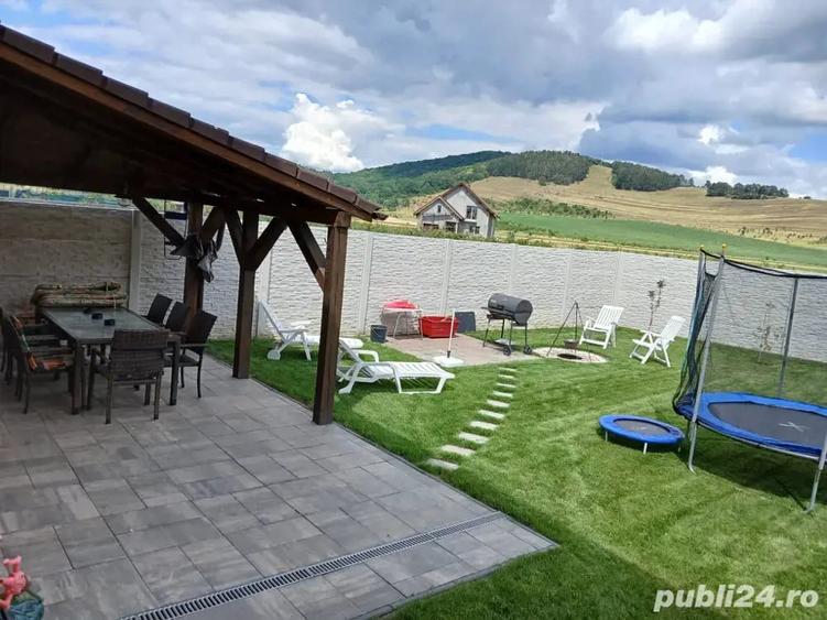 Casă cu 4 camere cu Teren 700 Mp în Sânpetru