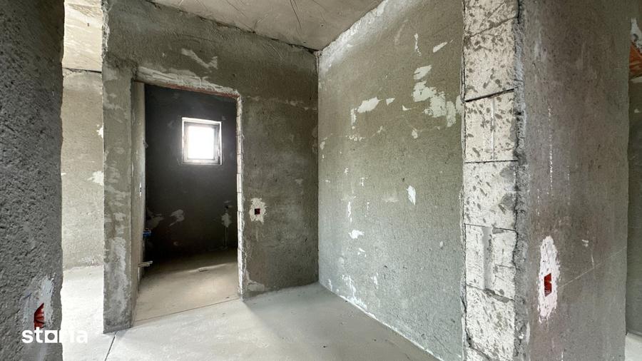 Casă cu 7 camere cu Teren 227 Mp în Colentina