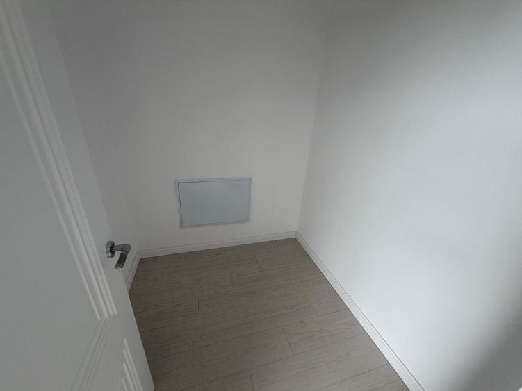 Casă individuală cu 5 camere cu Canalizare în Central
