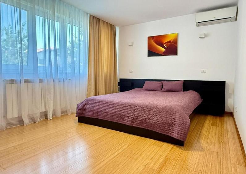 Apartament cu 4 camere decomandat în Central