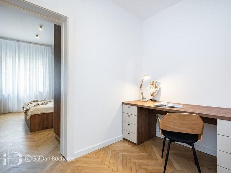 Apartament cu 3 camere semidecomandat, mobilat în Universitate