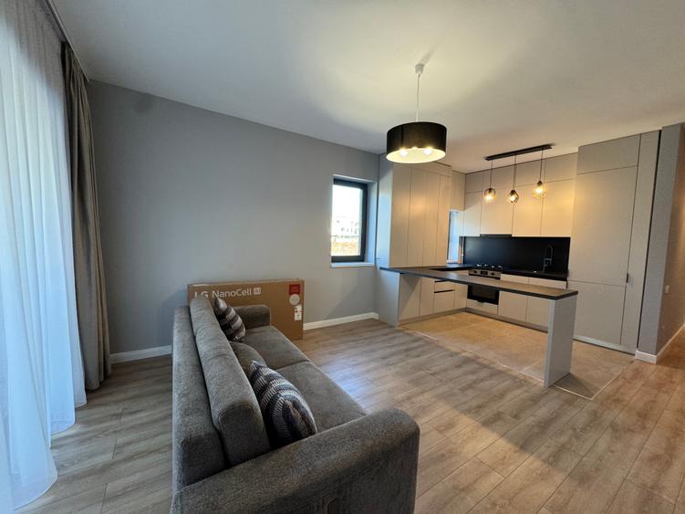 Apartament cu 2 camere decomandat în Străulești