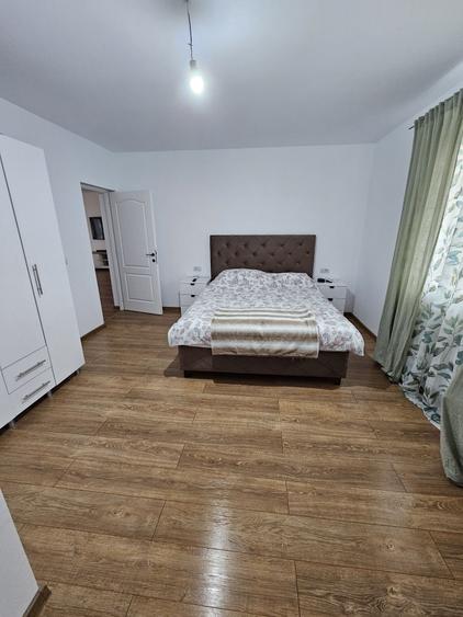Casă cu 4 camere în Exterior Vest