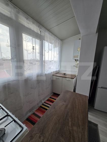Apartament cu 3 camere semidecomandat, mobilat în Soarelui