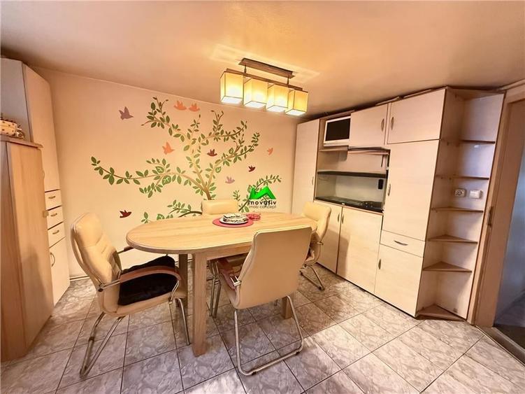 Casă individuală cu 5 camere cu Teren 304 Mp în Central