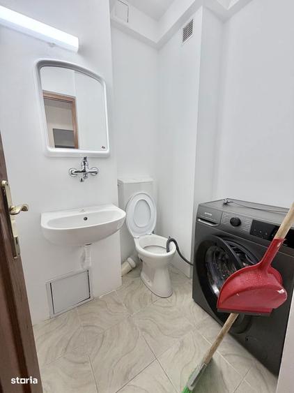 Apartament cu 3 camere decomandat în Tudor