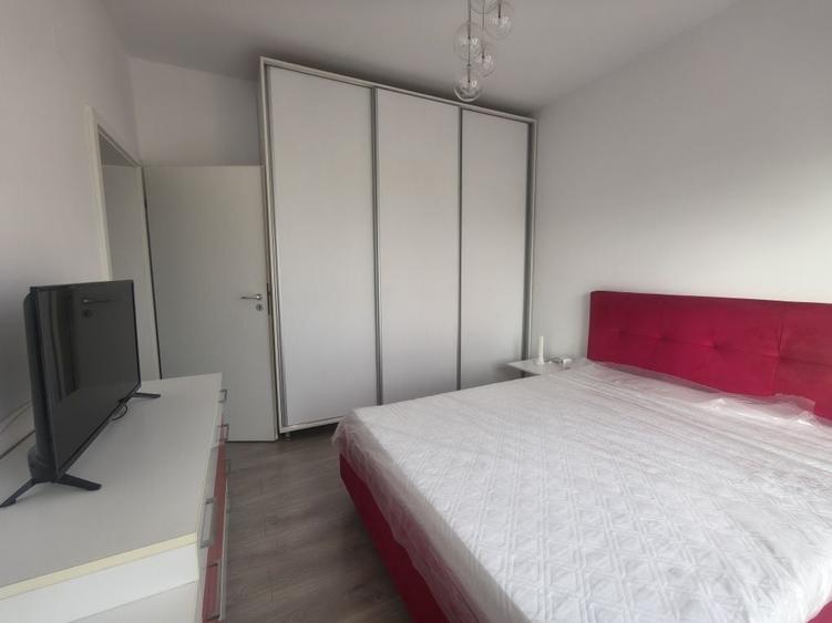 Apartament cu 3 camere semidecomandat în Giroc