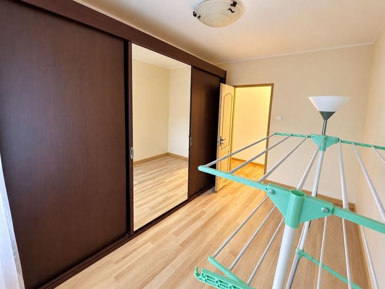 Apartament cu 3 camere semidecomandat în Complex Studențesc